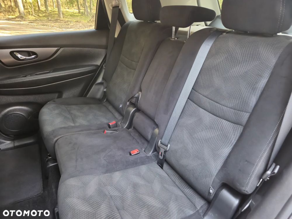 Nissan Rogue - 24