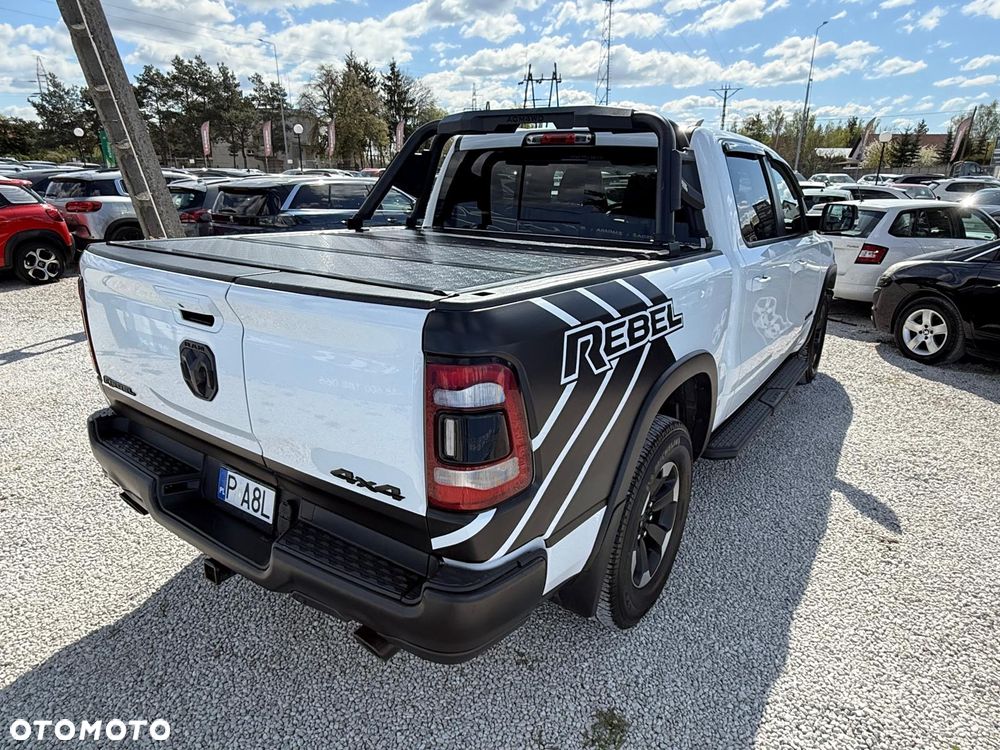 Dodge RAM - 8