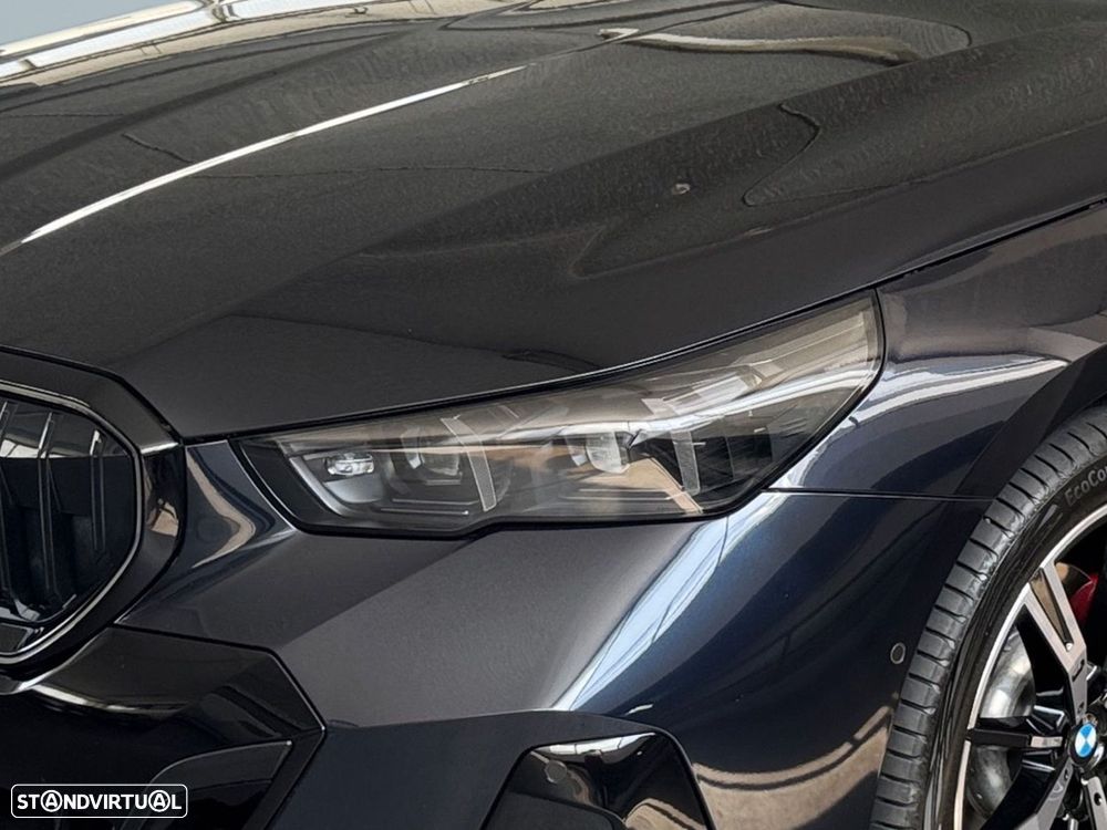 BMW 520 d Pack Desportivo M Pro — fotografia 5