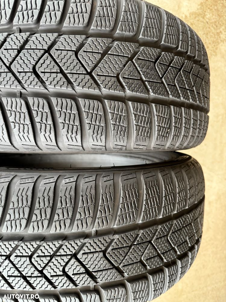 Vând 2 anvelope 225/45/18 Pirelli de iarnă ca noi - 3