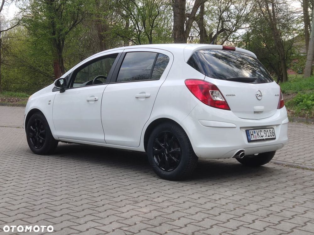 Opel Corsa 1.2 16V Cosmo - 17