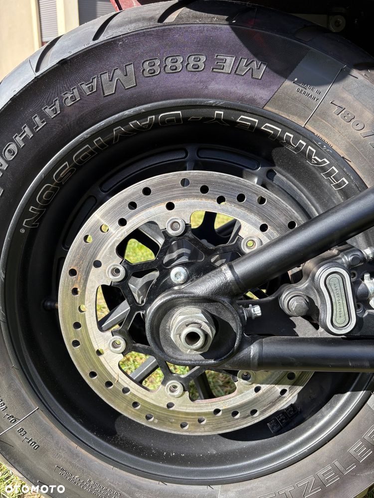 Harley-Davidson Softail Fat Bob - 10