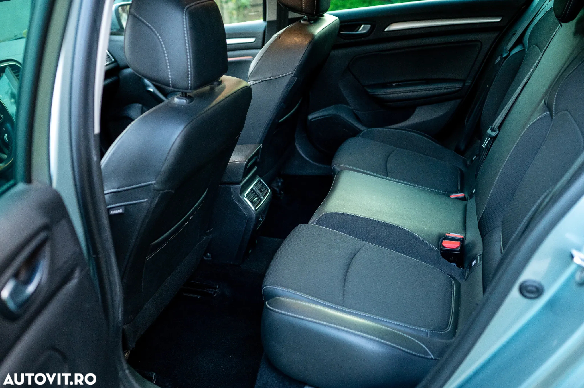 Renault Megane BLUE dCi 115 EDC INTENS - 27