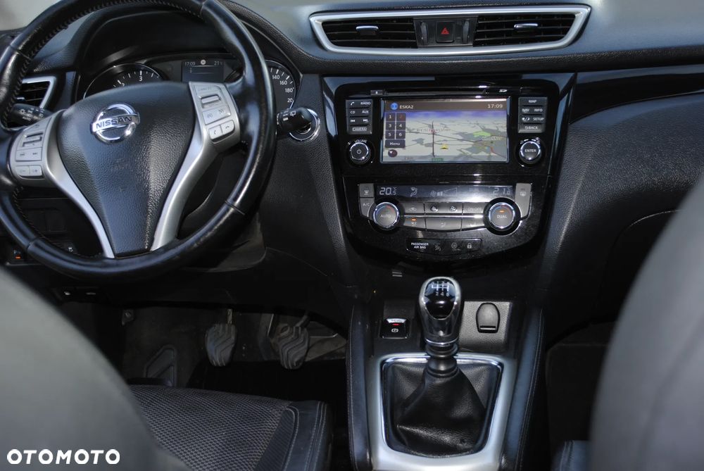 Nissan Qashqai 1.6 DCi N-Connecta - 19