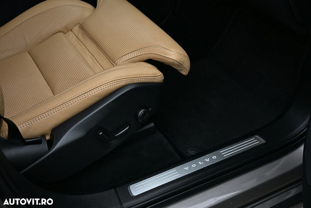 Volvo XC 90 T8 AWD Recharge Geartronic Inscription Expression - 23