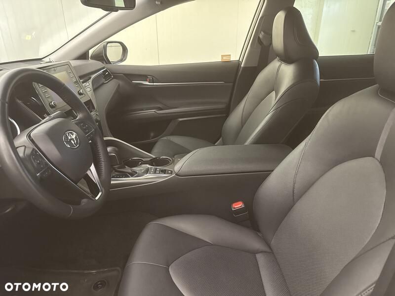 Toyota Camry 2.5 Hybrid Comfort CVT - 11