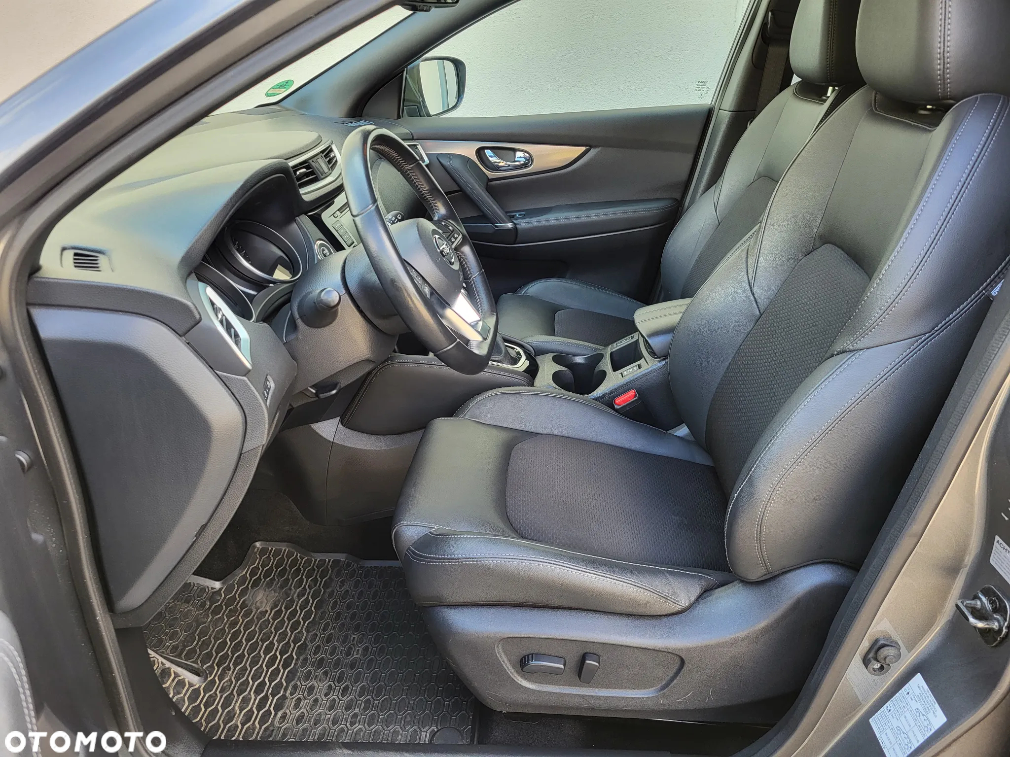 Nissan Qashqai 1.3 DIG-T DCT N-TEC - 12