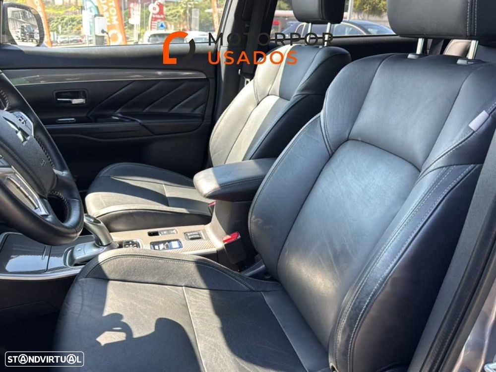 Mitsubishi Outlander - 14