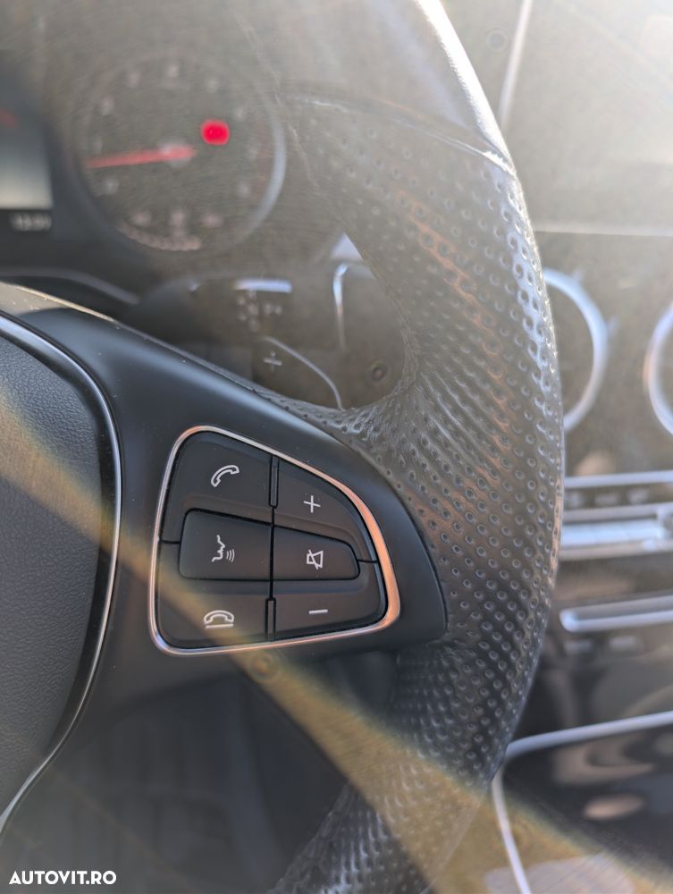 Mercedes-Benz GLC 300 4Matic 9G-TRONIC Exclusive - 30