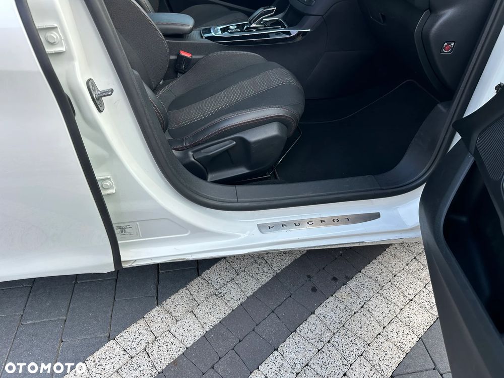 Peugeot 308 PureTech 130 EAT8 GT - 10