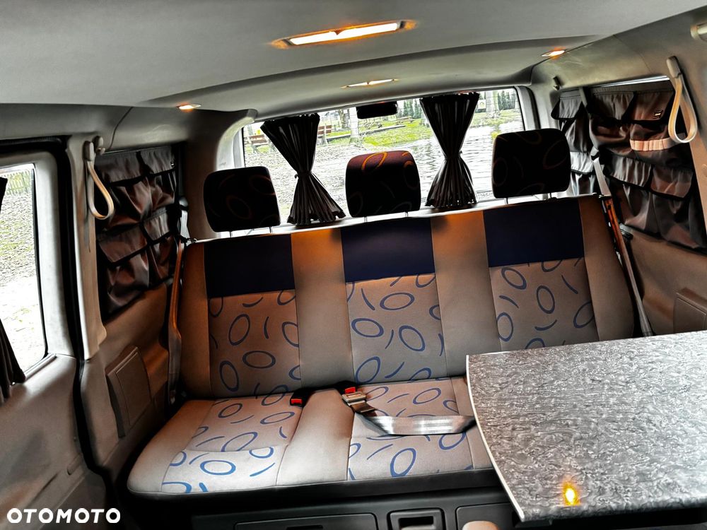 Volkswagen Multivan - 19