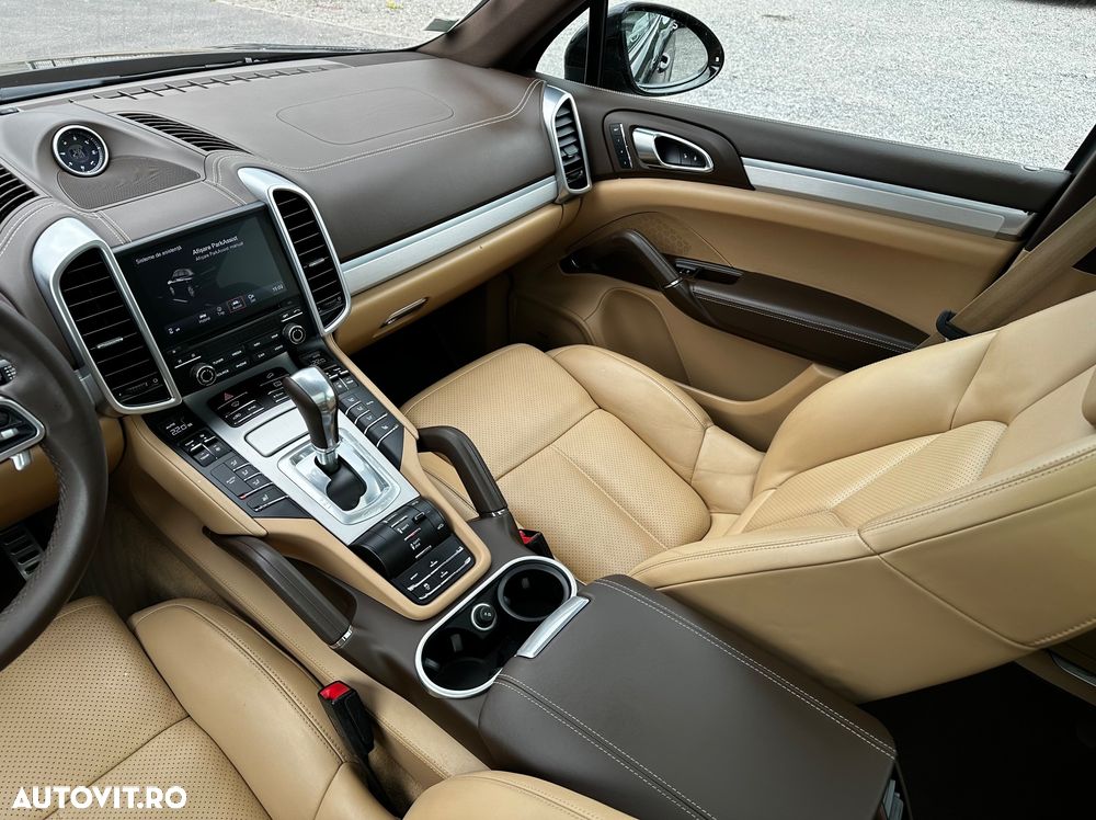 Porsche Cayenne S E-Hybrid Platinum Edition - 28