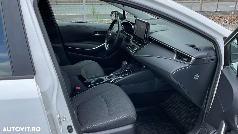 Toyota Corolla 1.8 HSD Business - 22
