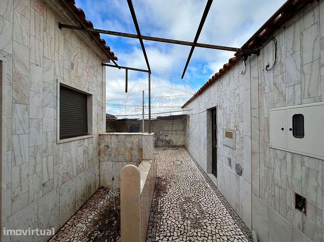 Moradia T2 para venda - Grande imagem: 2/13