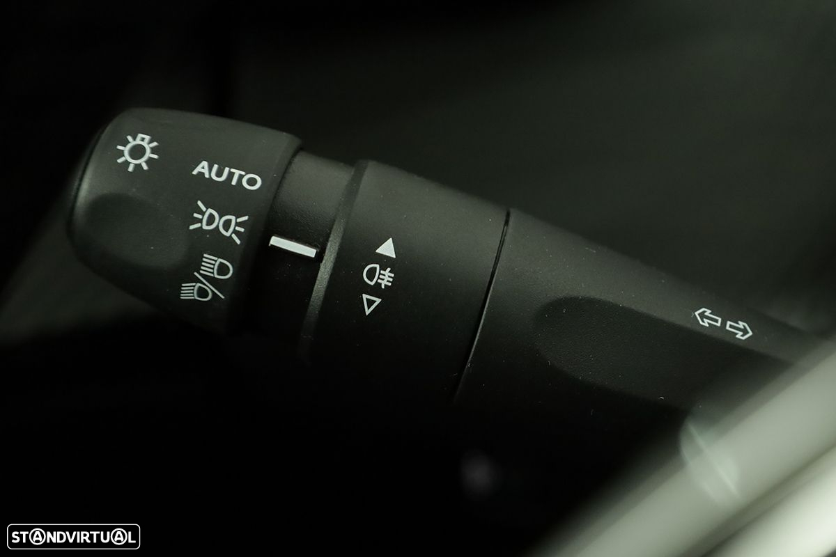 Peugeot 2008 1.2 PureTech Allure - 17