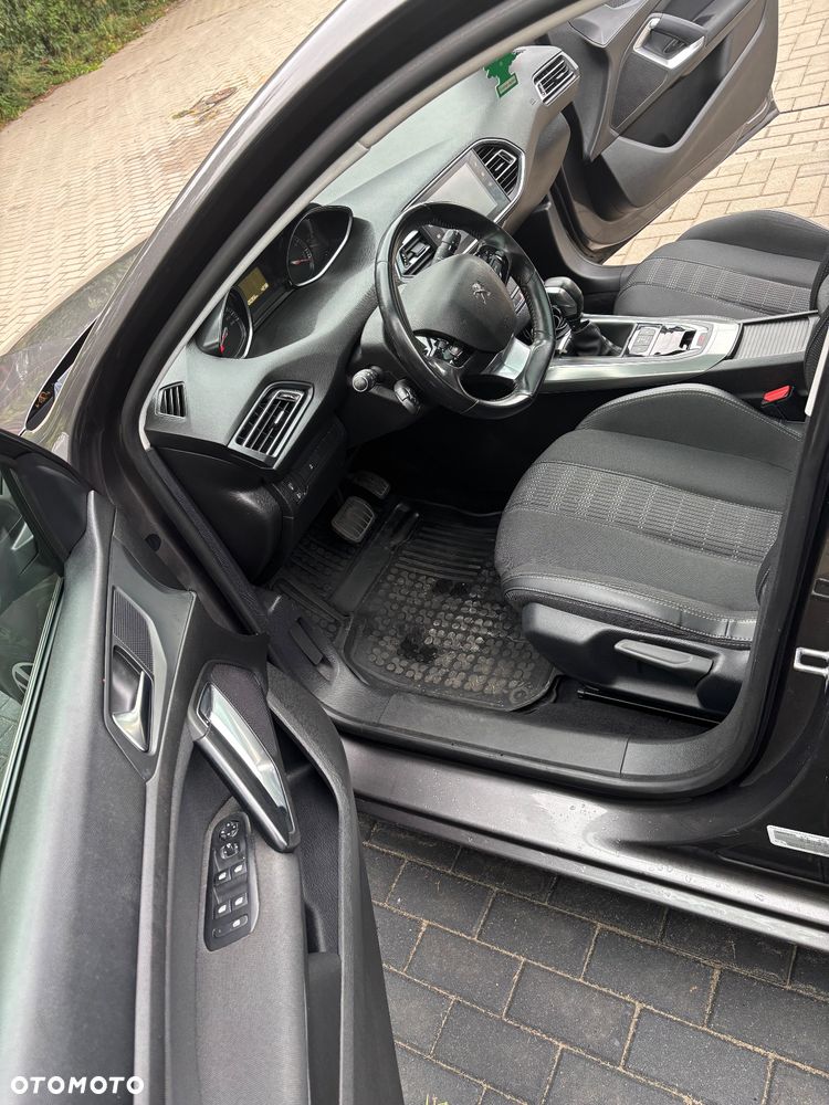Peugeot 308 1.2 PureTech Active S&S EAT6 - 15