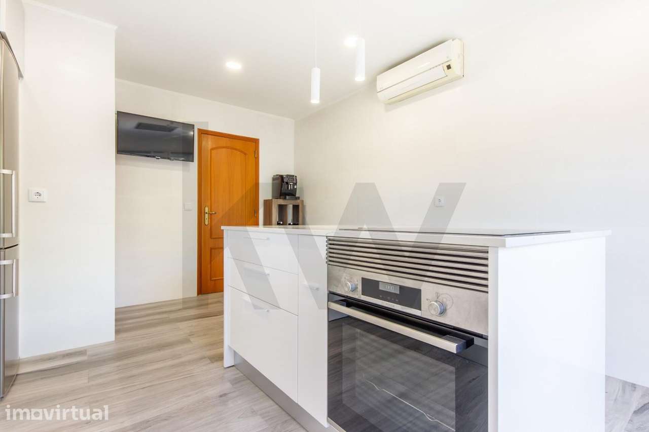 Apartamento T2  com 105m2  - Totalmente Remodelado com Arrecadação – P - Grande imagem: 3/27