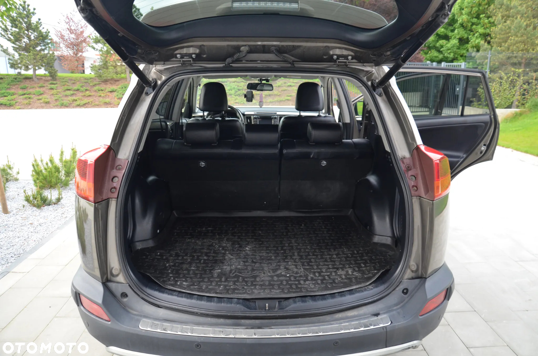Toyota RAV4 2.2 D-4D Prestige - 14