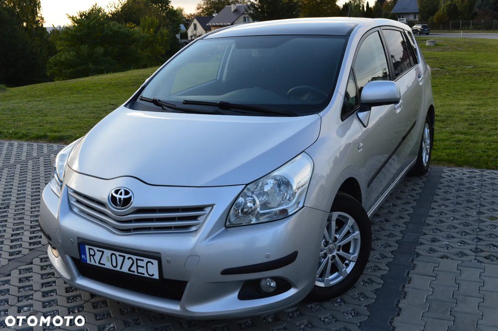 Toyota Verso 1.8 Premium 7os - 8
