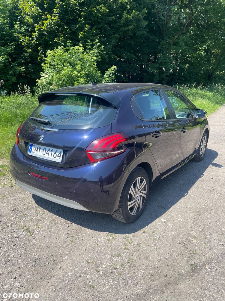 Peugeot 208 - 5