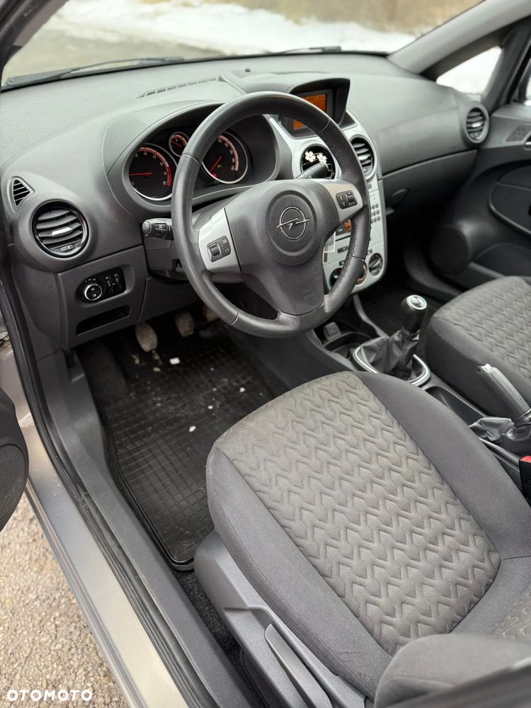 Opel Corsa 1.2 16V Edition / Active - 18