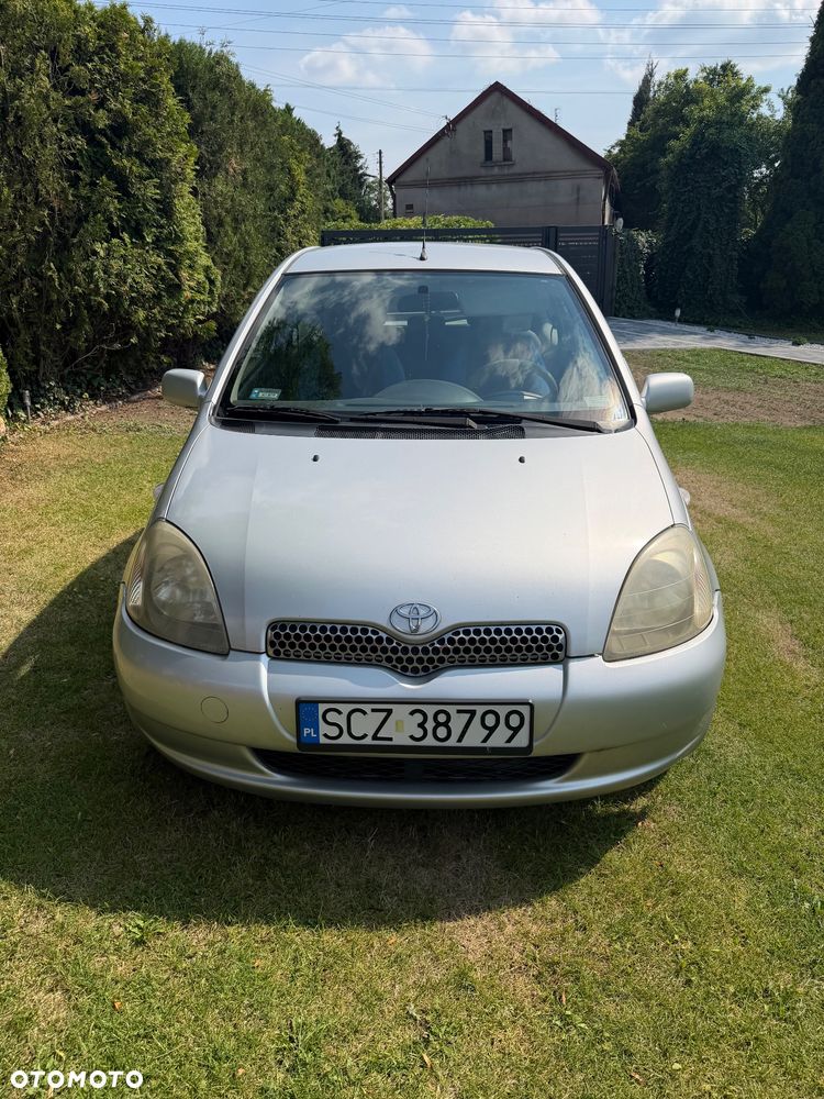 Toyota Yaris 1.0 Base - 2