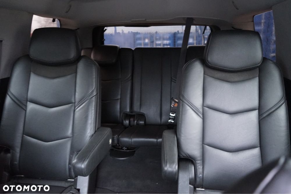 Cadillac Escalade - 6