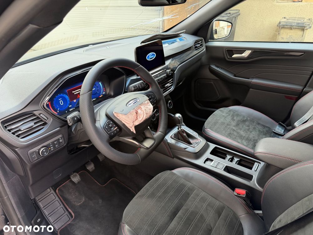 Ford Kuga 1.5 EcoBoost FWD ST-Line X - 33