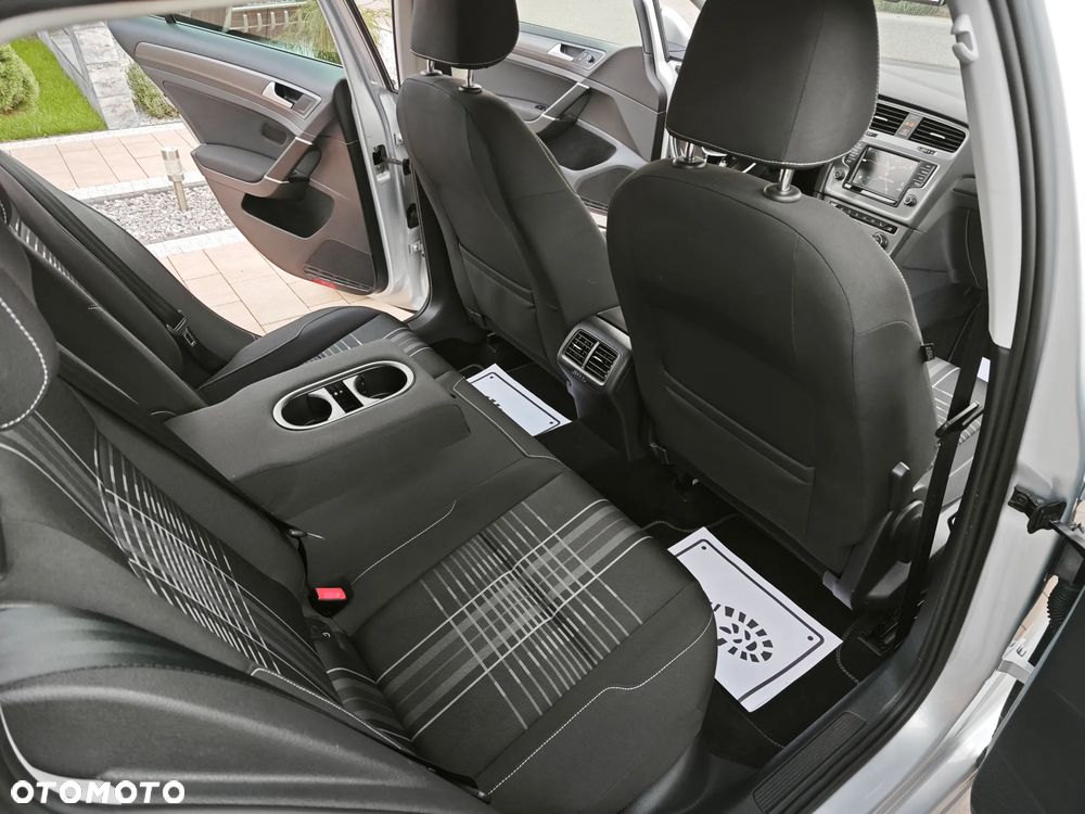Volkswagen Golf 1.6 TDI BlueMotion Technology Lounge - 17