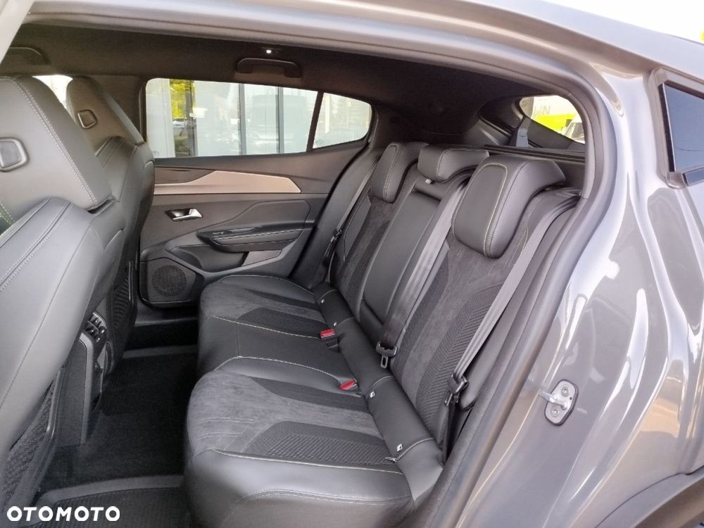 Peugeot 408 - 15