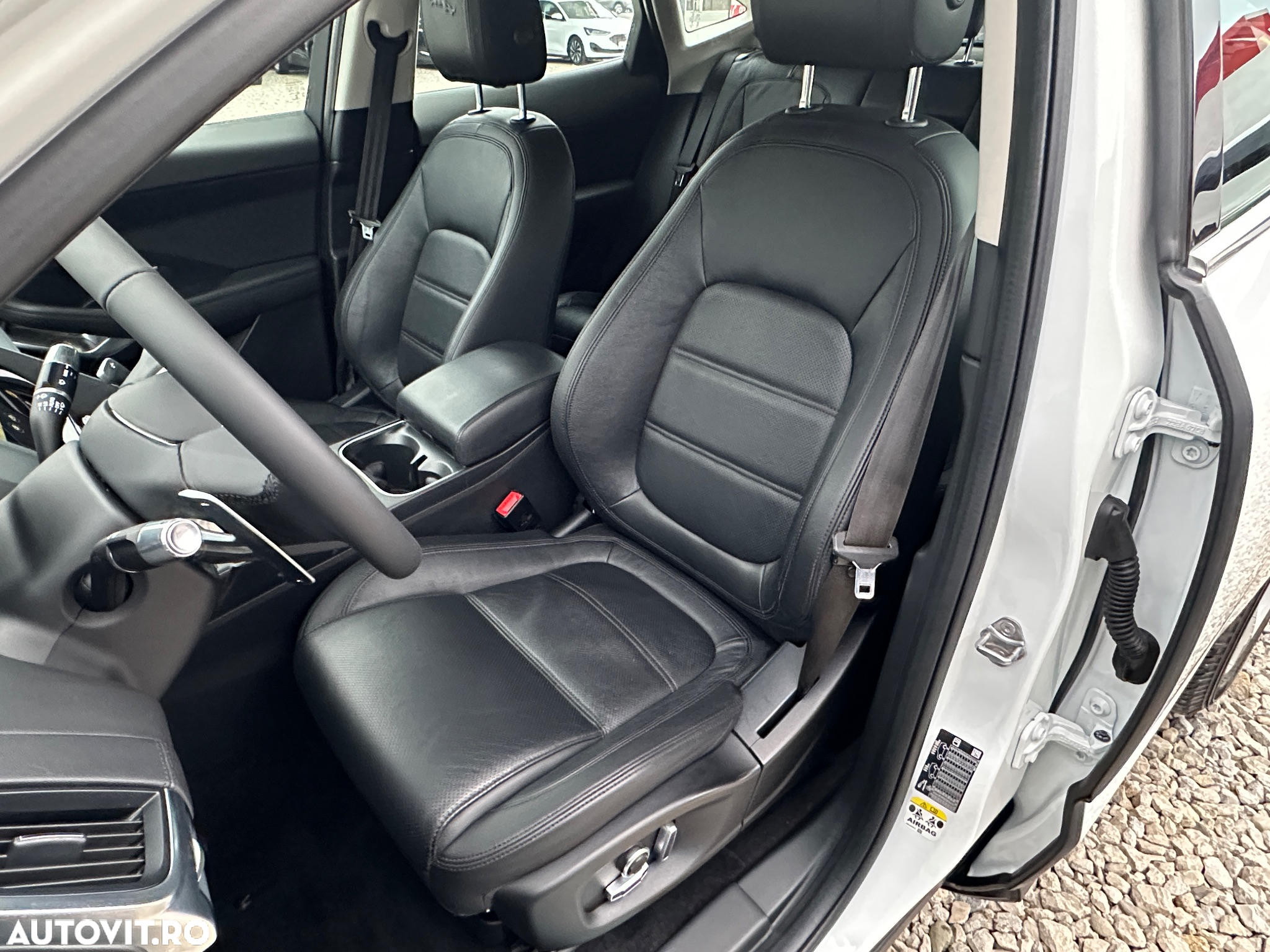 Jaguar E-Pace D165 AWD R-Dynamic - 17