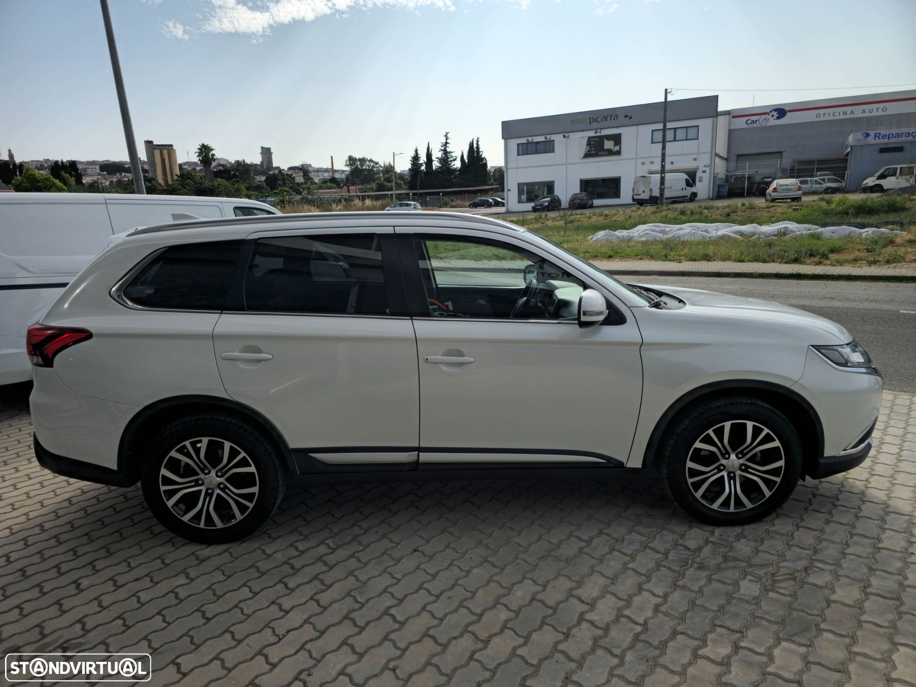 Mitsubishi Outlander 2.2 DI-D Intense+ - 4