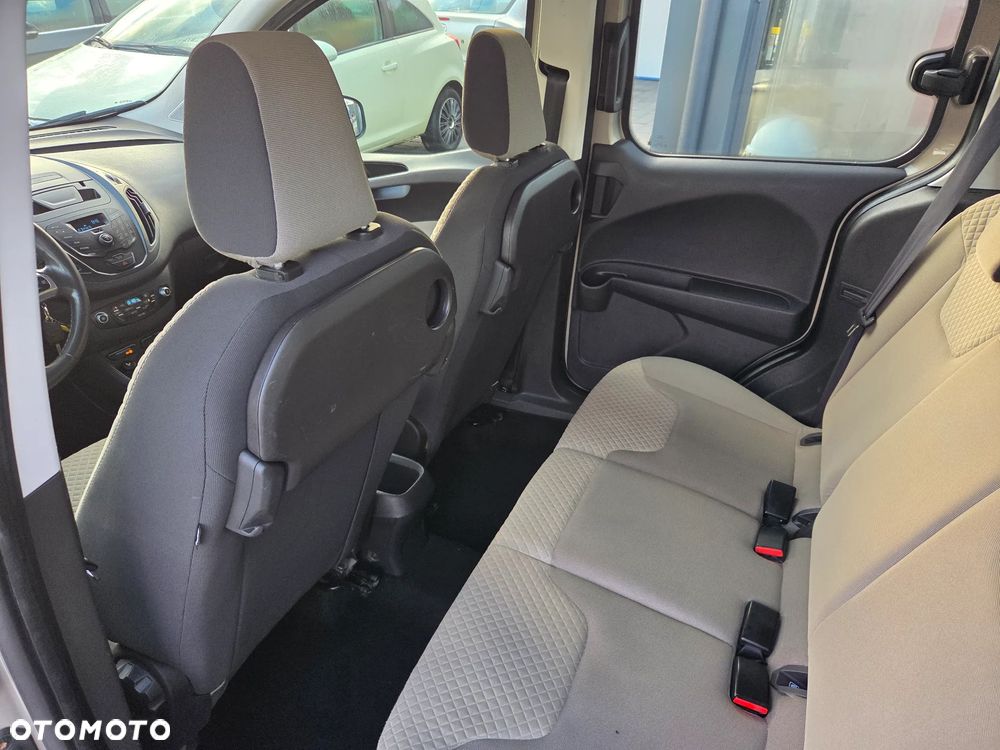 Ford Tourneo Courier ver-1-5-tdci-trend - 15