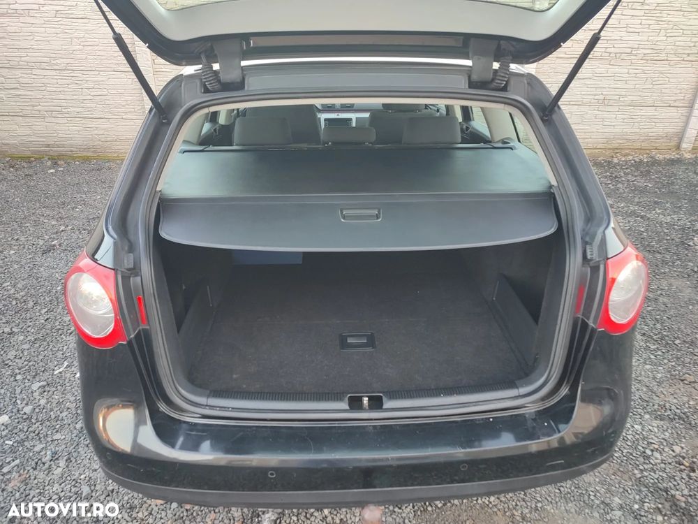 Volkswagen Passat - 16