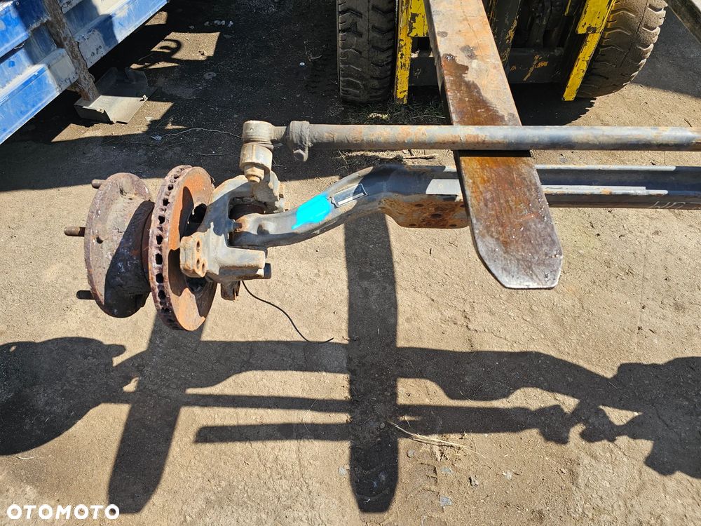 ZWROTNICA PIASTA PRZEDNIA PRAWA RENAULT MIDLUM DXI FELGI 17.5 6 SZPILEK 06-14 rok