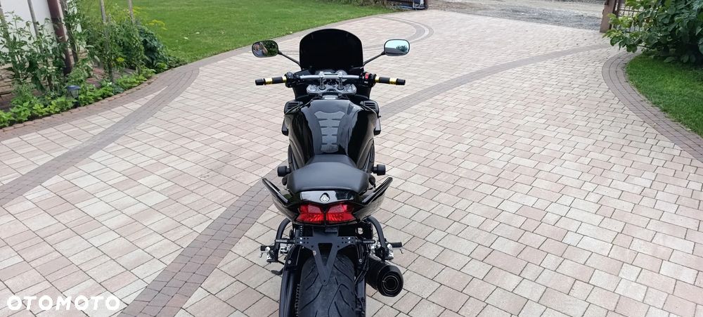 Yamaha FZ - 8