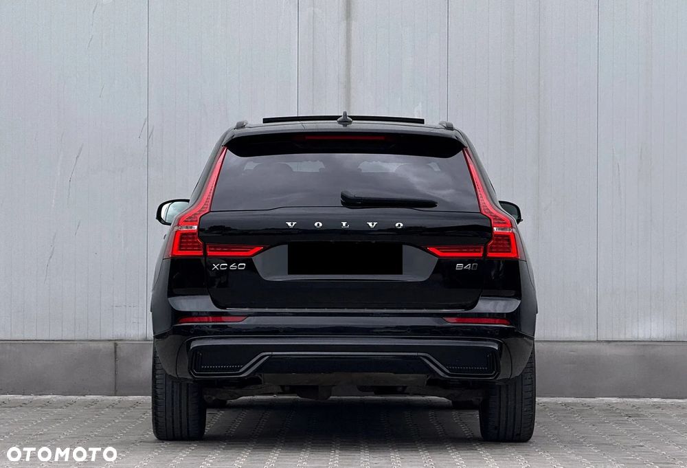 Volvo XC 60 B4 D AWD Plus Dark - 18