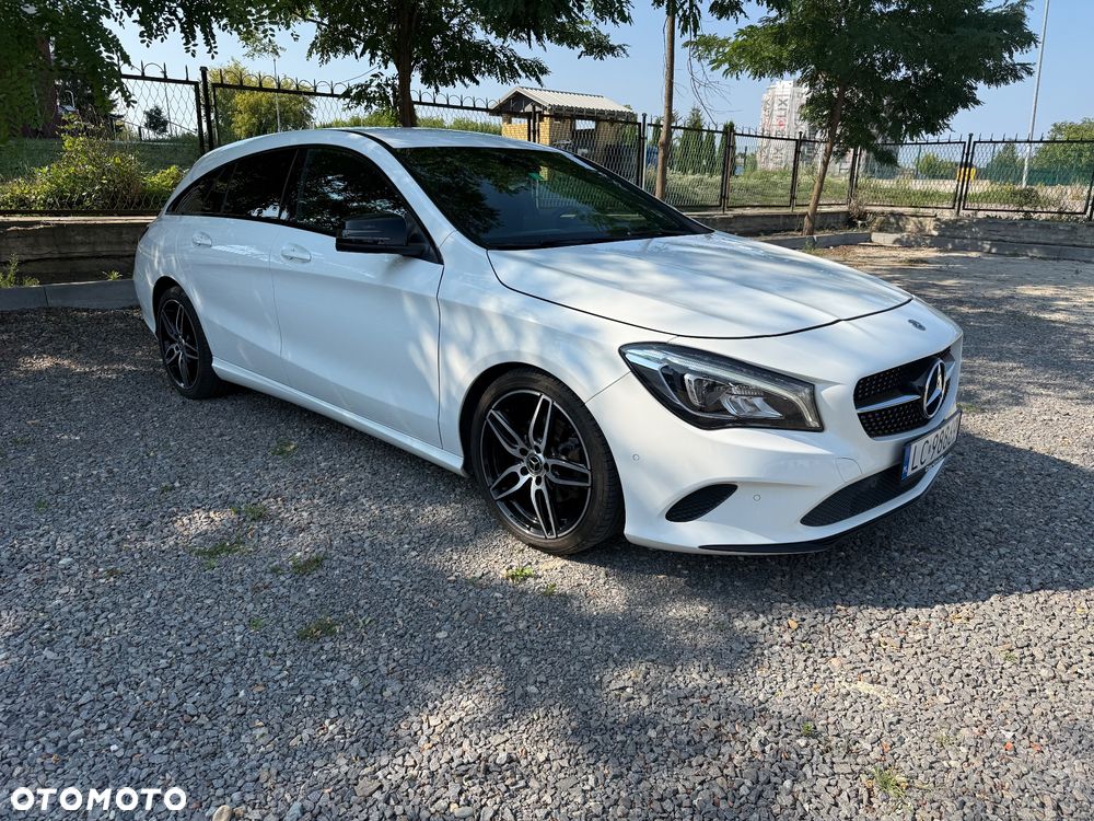 Mercedes-Benz CLA 200 7G-DCT Urban - 11