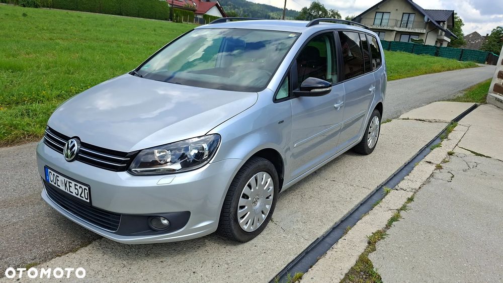Volkswagen Touran 2.0 TDI DPF BlueMotion Technology DSG MATCH - 2
