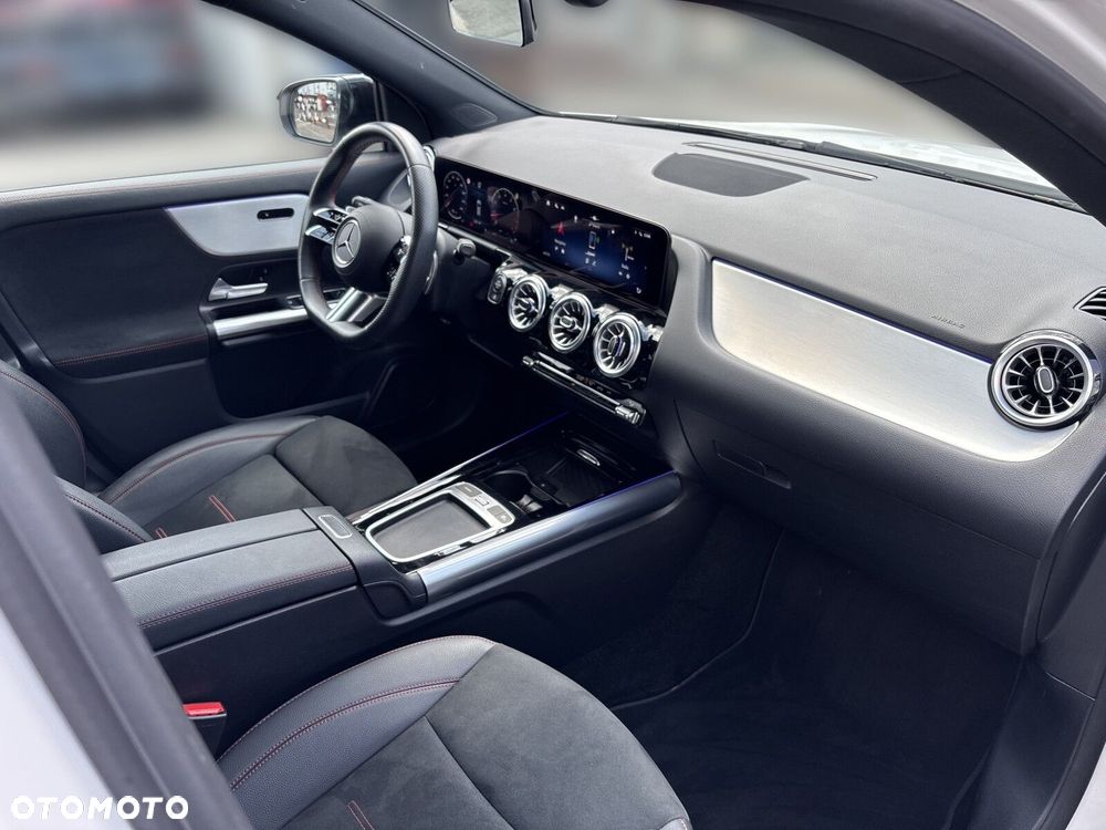 Mercedes-Benz GLA - 18