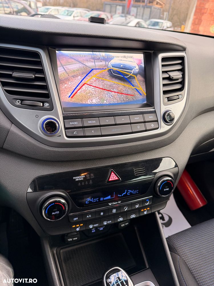 Hyundai Tucson blue 1.7 CRDi 2WD Style - 24