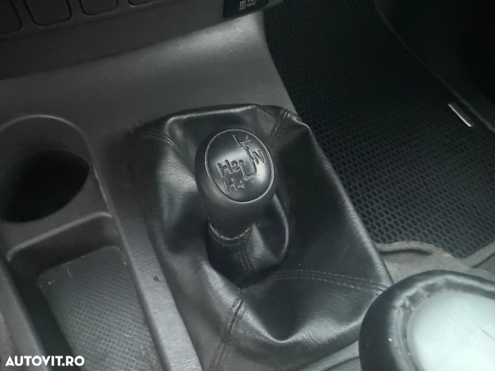 Toyota Hilux - 24