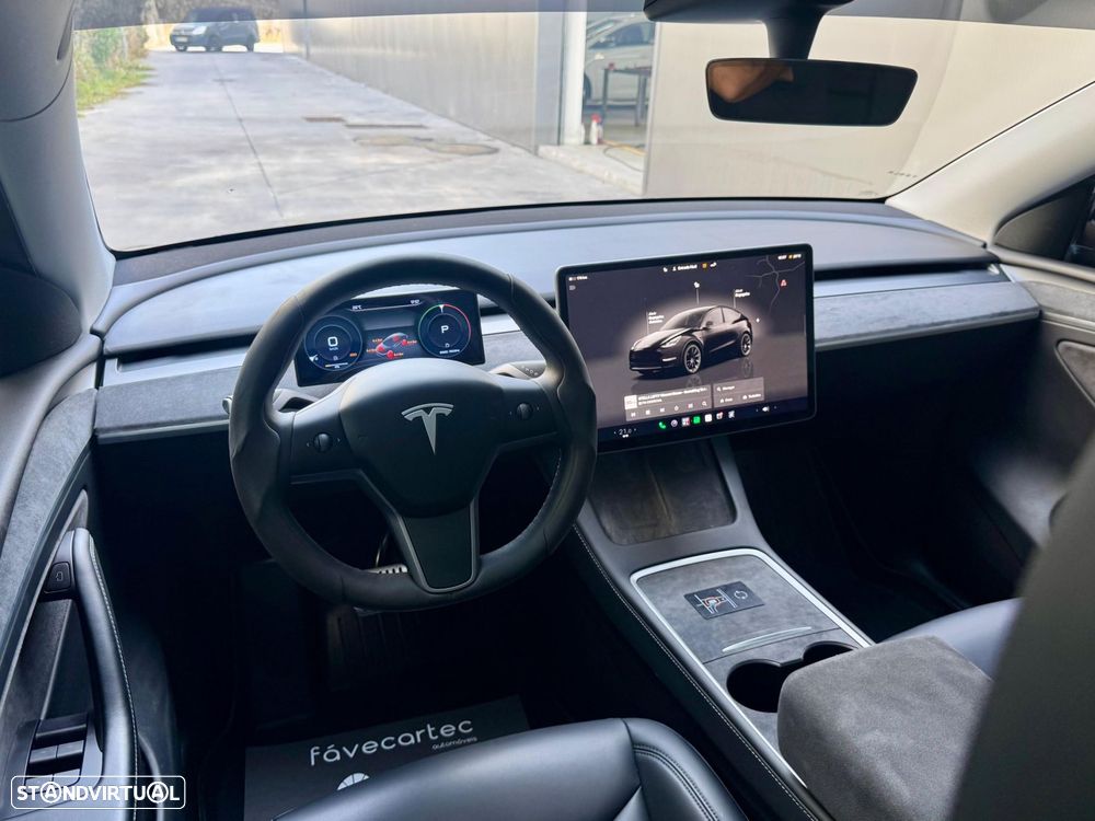 Tesla Model Y Long Range Dual Motor AWD - 7