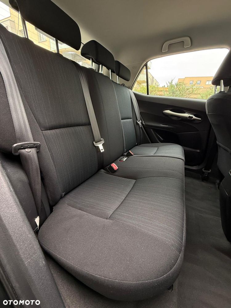 Toyota Auris 1.6 Luna - 17