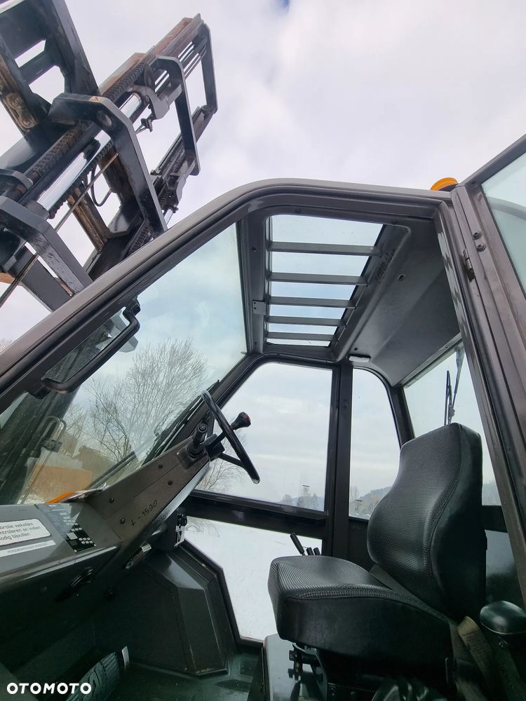 Manitou M30-4 T Wózek Widłowy 4X4 TERENOWY JAK NOWY! 2013r z Norwegii. Silnik PERKINS TURBO 100KM! DEKRA do 2026roku! 3 tony Udzwig! Posuw wideł Hydrauliczny! Jazda REWERS+4 biegi. Ani deka luzów czy wycieków! Zadbana Maszyna! - 23