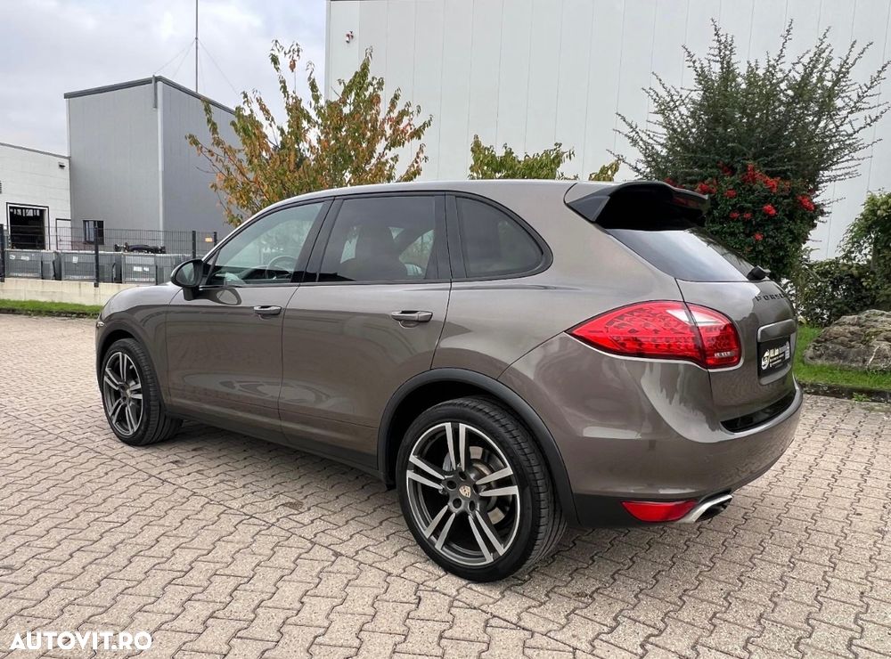 Porsche Cayenne - 3