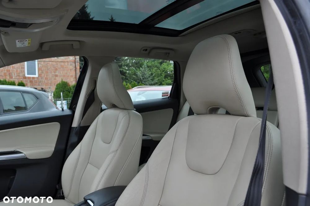 Volvo XC 60 D4 AWD Summum - 19