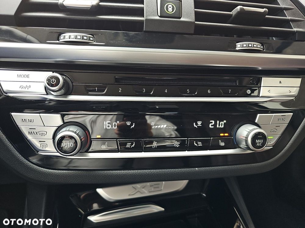 BMW X3 xDrive20d Luxury Line - 26