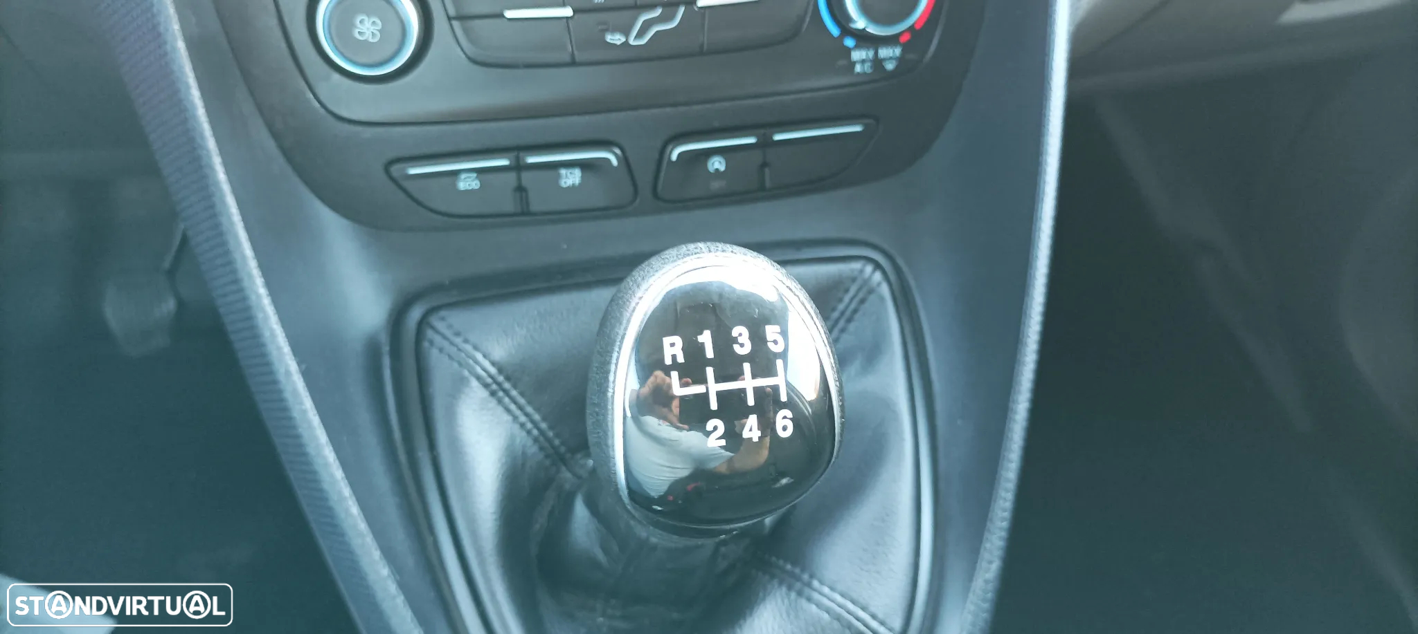 Ford Transit Connect - 19