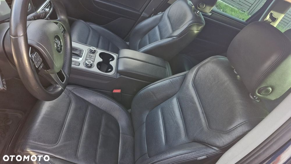 Volkswagen Touareg 3.0 V6 TDI BMT - 16